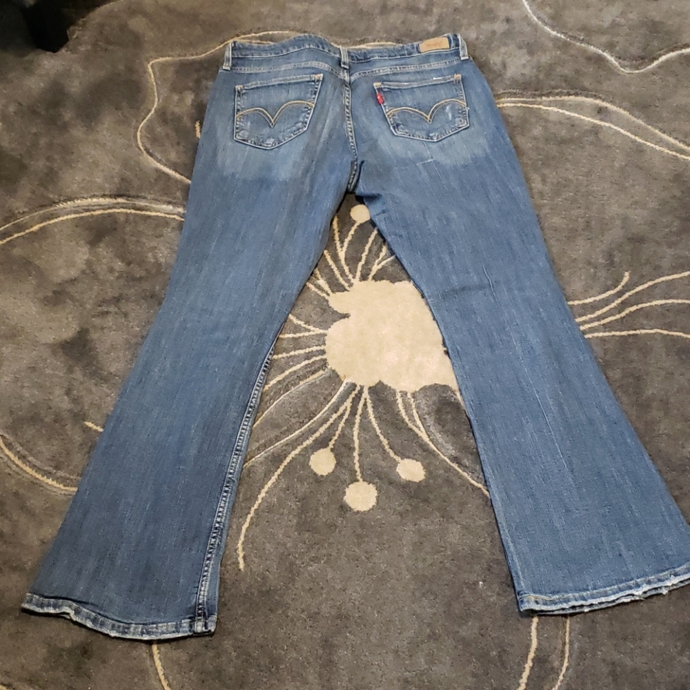 Levi's - Picture 2 of 3
